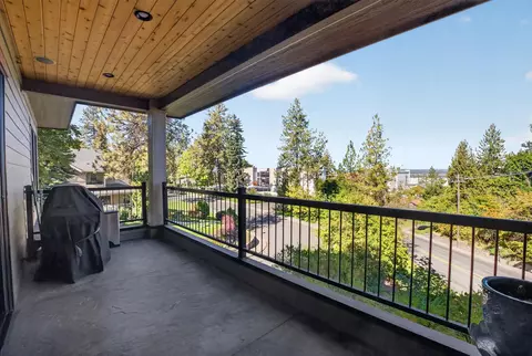 Exterior - 2 E Sumner Ave #2, Spokane, WA 99202 photo 5 of 12