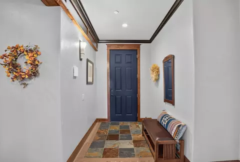 Entry Way - 2 E Sumner Ave #2, Spokane, WA 99202 photo 3 of 5