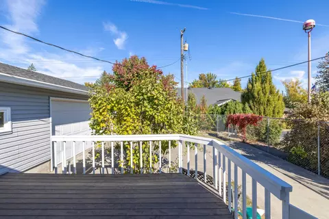 Exterior - 1321 E 33rd Ave, Spokane, WA 99203 photo 5 of 10