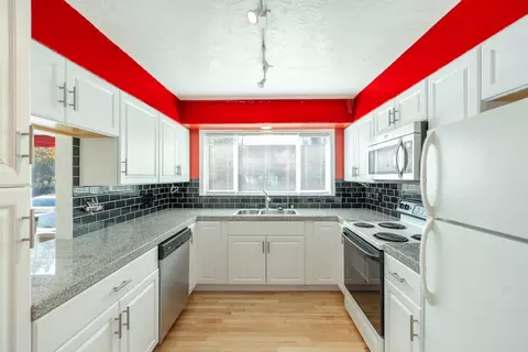 Kitchen - 1321 E 33rd Ave, Spokane, WA 99203 photo 2 of 2