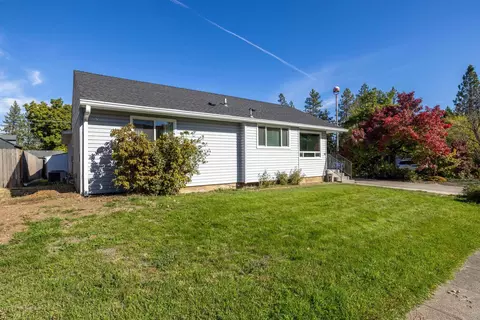Exterior - 1321 E 33rd Ave, Spokane, WA 99203 photo 4 of 10