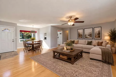 Living - 1321 E 33rd Ave, Spokane, WA 99203 photo 1 of 5