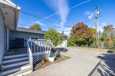 Exterior - 1321 E 33rd Ave, Spokane, WA 99203 photo 7 of 10