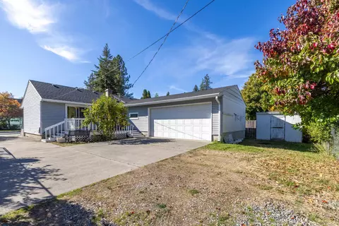 Exterior - 1321 E 33rd Ave, Spokane, WA 99203 photo 10 of 10