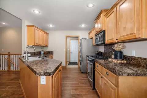 Kitchen - 17011 Eagle Nest Ln, Colbert, WA 99005 photo 2 of 4