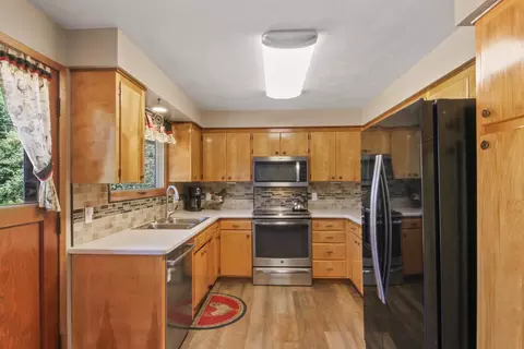 Kitchen - 25 E Salmon Ave, Spokane, WA 99218 photo 1 of 1