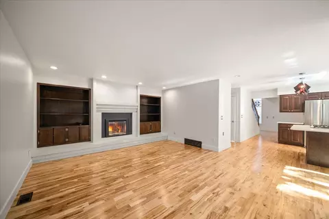 Living - 1114 E 19th Ave, Spokane, WA 99203 photo 4 of 7