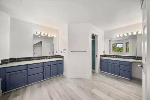 Bath - 1114 E 19th Ave, Spokane, WA 99203 photo 3 of 6