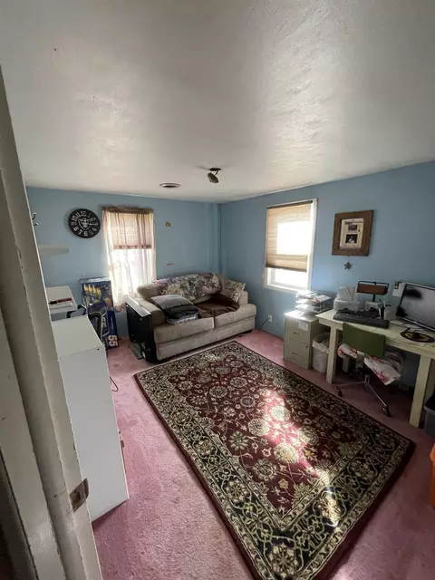 Bedroom - 8712 N Greenbluff Rd, Colbert, WA 99005 photo 2 of 2