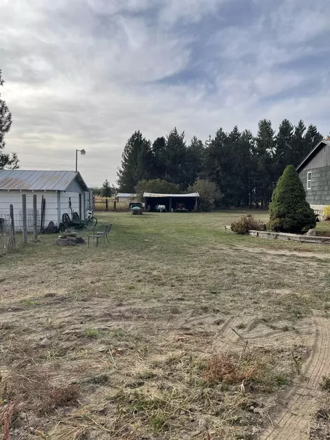 Exterior - 8712 N Greenbluff Rd, Colbert, WA 99005 photo 5 of 10