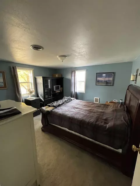 Bedroom - 8712 N Greenbluff Rd, Colbert, WA 99005 photo 1 of 2