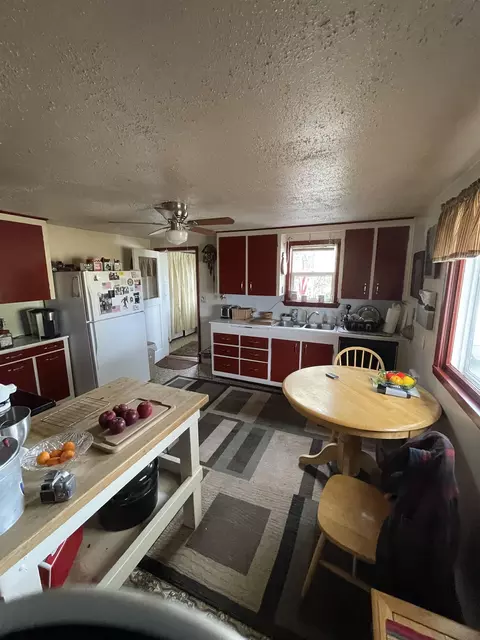 Kitchen - 8712 N Greenbluff Rd, Colbert, WA 99005 photo 1 of 3