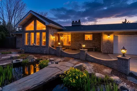 105 N Sprague St, Rockford, WA 99030