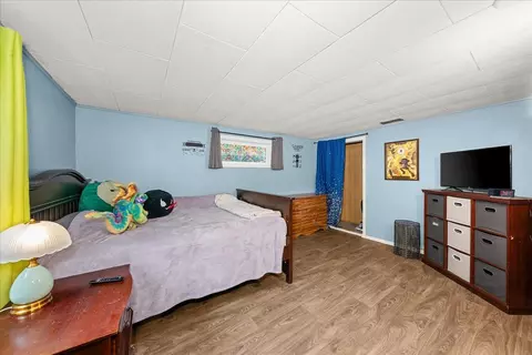 Bedroom - 9601 E Upriver Dr, Spokane, WA 99206 photo 6 of 6
