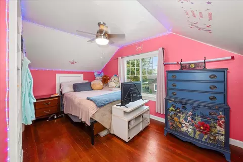 Bedroom - 9601 E Upriver Dr, Spokane, WA 99206 photo 3 of 6