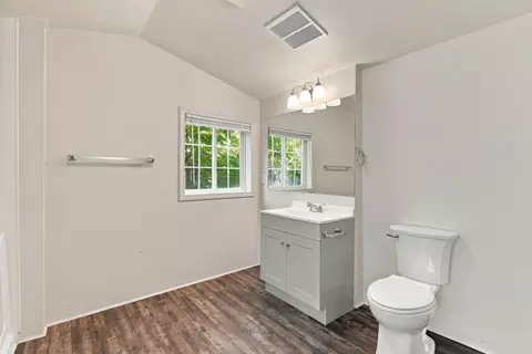 Bath - 3807 E 29th Ave, Spokane, WA 99223 photo 3 of 4