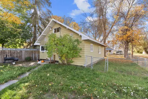 Exterior - 301 2nd Ave, Cusick, WA 99119 photo 2 of 9