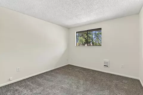 Bedroom - 924 E Bedivere Dr #926 E BEDIVERE DR, Spokane, WA 99218 photo 5 of 10