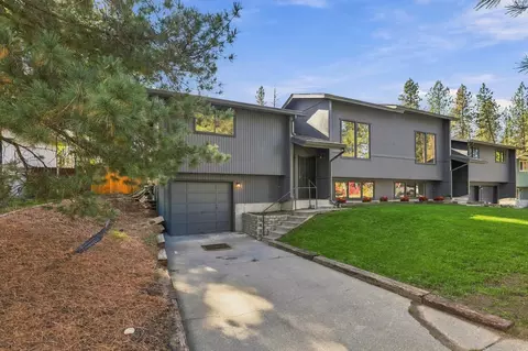 Exterior - 924 E Bedivere Dr #926 E BEDIVERE DR, Spokane, WA 99218 photo 9 of 9