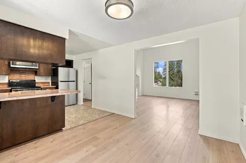Living - 924 E Bedivere Dr #926 E BEDIVERE DR, Spokane, WA 99218 photo 7 of 7