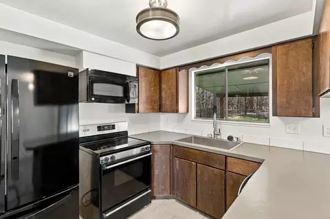 Kitchen - 924 E Bedivere Dr #926 E BEDIVERE DR, Spokane, WA 99218 photo 1 of 3