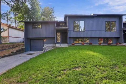 Exterior - 924 E Bedivere Dr #926 E BEDIVERE DR, Spokane, WA 99218 photo 5 of 9