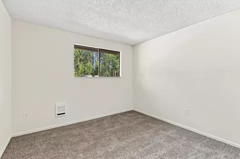 Bedroom - 924 E Bedivere Dr #926 E BEDIVERE DR, Spokane, WA 99218 photo 7 of 10