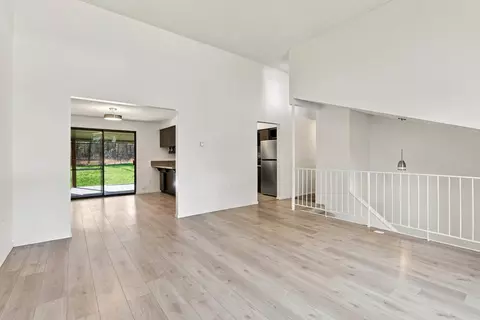Living - 924 E Bedivere Dr #926 E BEDIVERE DR, Spokane, WA 99218 photo 5 of 7