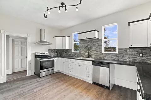 Kitchen - 1928 E Sharp Ave, Spokane, WA 99202 photo 1 of 3