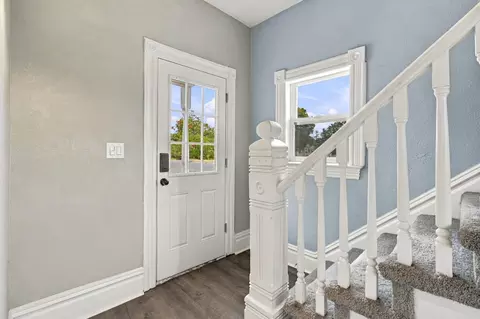 Entry Way - 1928 E Sharp Ave, Spokane, WA 99202 photo 1 of 3