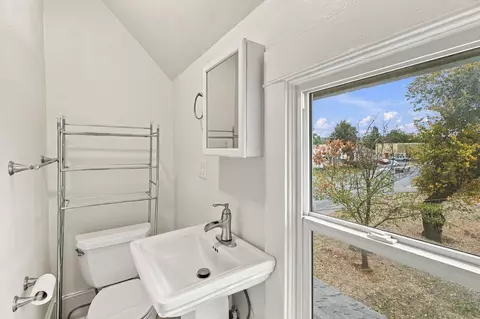 Bath - 1928 E Sharp Ave, Spokane, WA 99202 photo 3 of 5