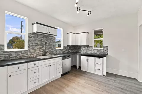 Kitchen - 1928 E Sharp Ave, Spokane, WA 99202 photo 2 of 3