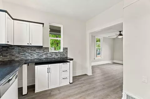 Kitchen - 1928 E Sharp Ave, Spokane, WA 99202 photo 3 of 3