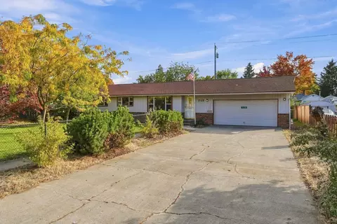 Exterior - 718 E Dalke Ave, Spokane, WA 99208 photo 3 of 9