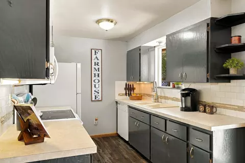 Kitchen - 718 E Dalke Ave, Spokane, WA 99208 photo 2 of 4