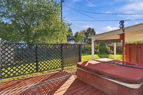 Exterior - 718 E Dalke Ave, Spokane, WA 99208 photo 5 of 9