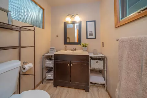 Bath - 2427 E 40th Ave, Spokane, WA 99223 photo 1 of 5