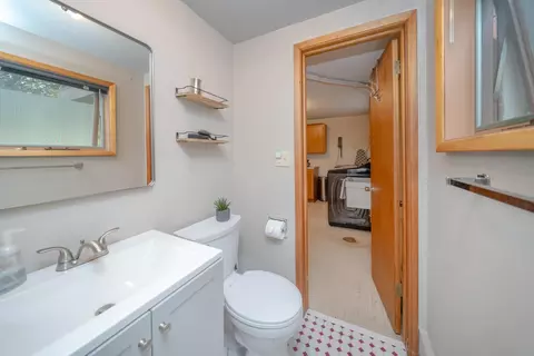 Bath - 2427 E 40th Ave, Spokane, WA 99223 photo 5 of 5