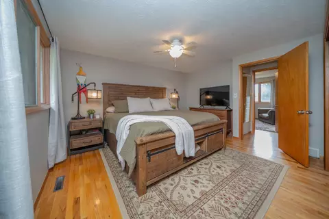 Bedroom - 2427 E 40th Ave, Spokane, WA 99223 photo 1 of 6