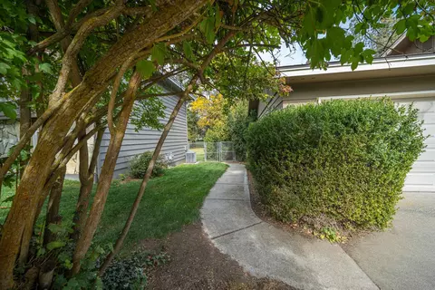 Exterior - 2427 E 40th Ave, Spokane, WA 99223 photo 6 of 6