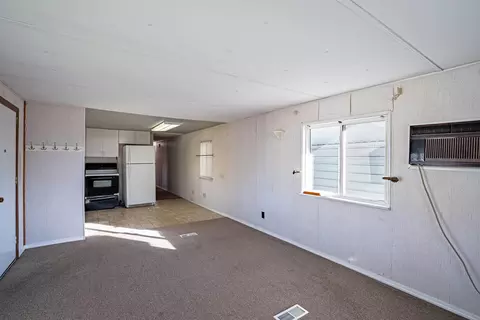 Living - 1205 E Lyons Ave # 132, Spokane, WA 99208 photo 1 of 3
