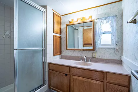 Bath - 1205 E Lyons Ave # 132, Spokane, WA 99208 photo 1 of 2