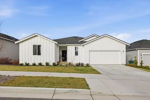 7152 S Boulder Ridge Dr, Spokane, WA 99224