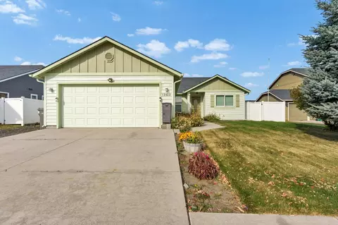 12422 W Pacific Ct, Airway Heights, WA 99001