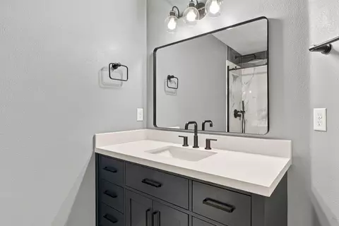 Bath - 17807 N Ranchette Rd, Colbert, WA 99005 photo 6 of 7