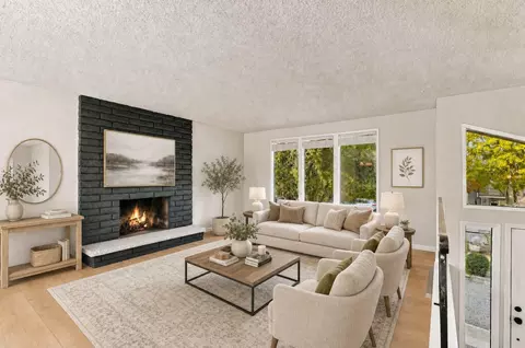 Living - 11404 E Frederick Ave, Spokane Valley, WA 99206 photo 1 of 11