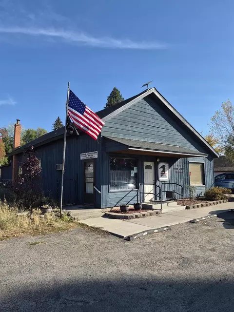 10117 S Electric St, Four Lakes, WA 99014