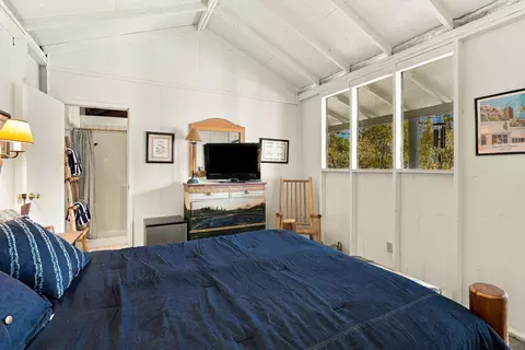 Bedroom - 6674 E Sunset Beach Rd, Hayden, ID 83835 photo 6 of 7