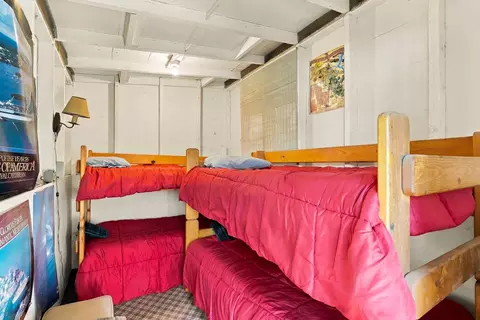 Bedroom - 6674 E Sunset Beach Rd, Hayden, ID 83835 photo 7 of 7