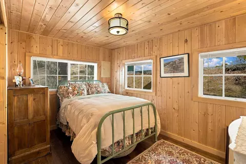Bedroom - 6674 E Sunset Beach Rd, Hayden, ID 83835 photo 1 of 7
